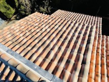 Solutoiture -  Qui contacter à Châteauneuf-les-Martigues 13220 pour le nettoyage d'une toiture de maison ?